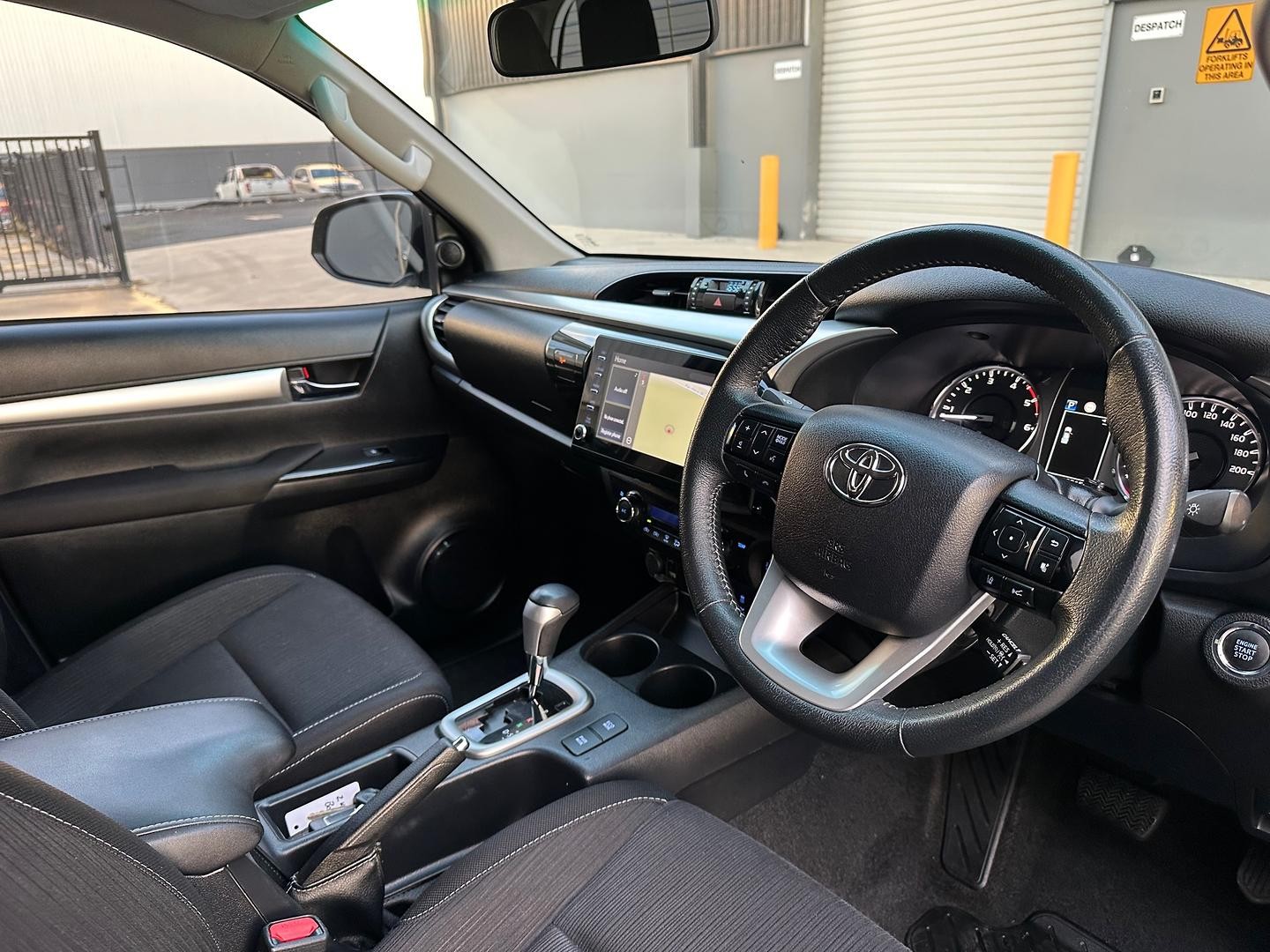 Toyota Hilux image 3