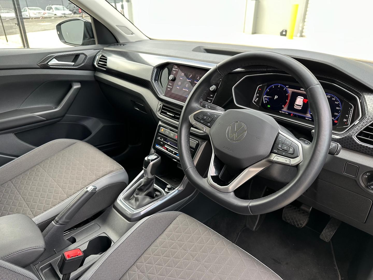 Volkswagen T-cross image 3