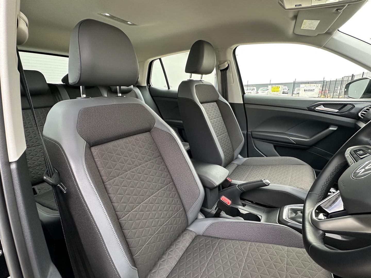 Volkswagen T-cross image 4