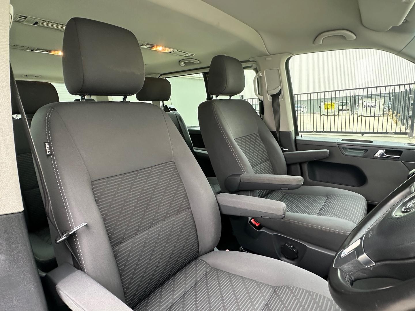 Volkswagen Multivan image 4