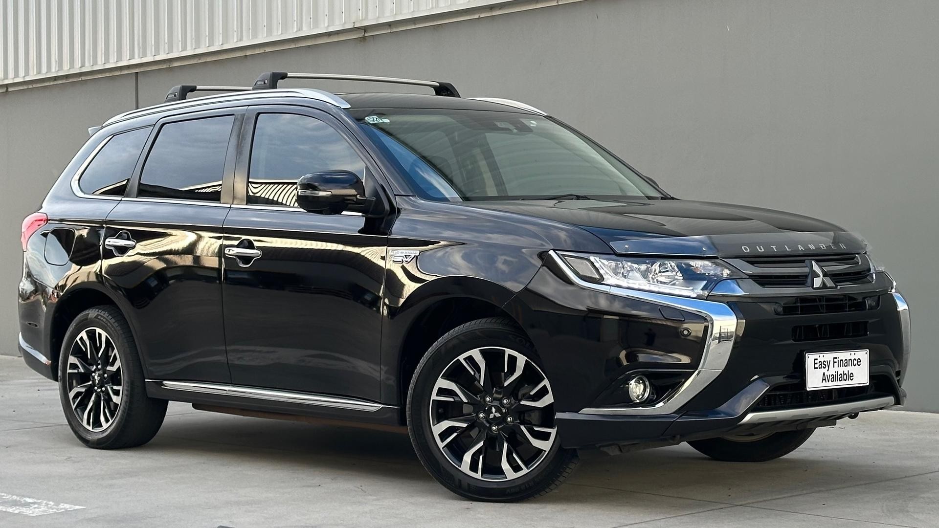 Mitsubishi Outlander image 1