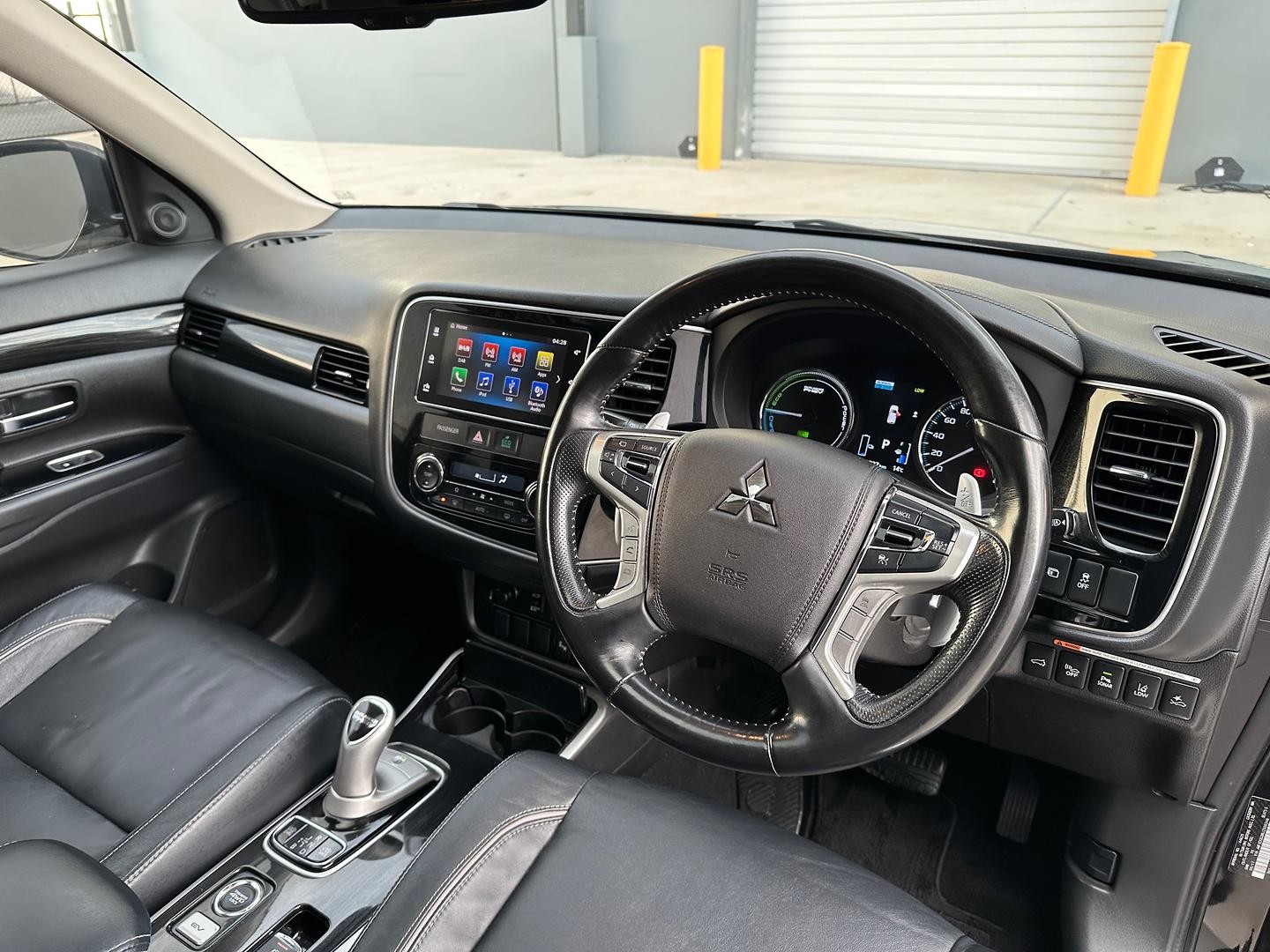 Mitsubishi Outlander image 3