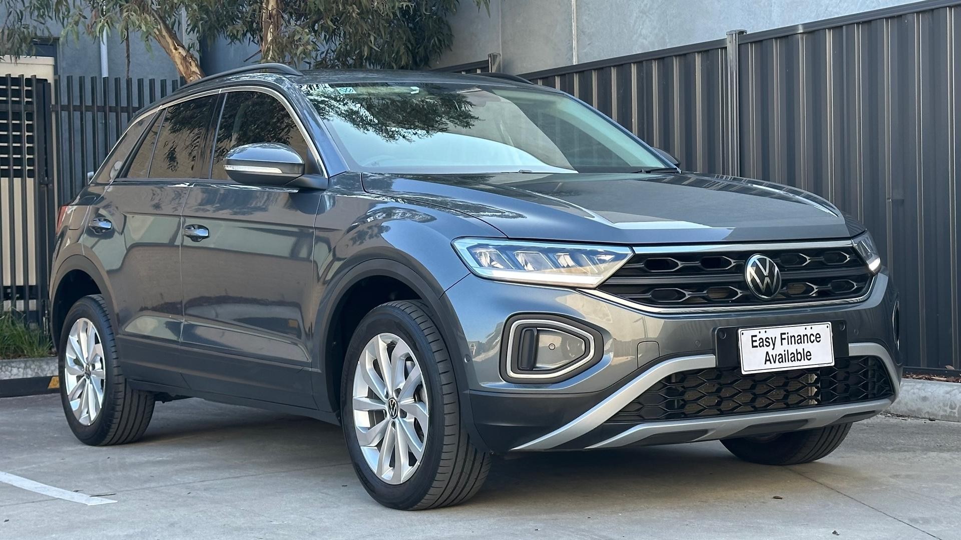 Volkswagen T-roc image 2