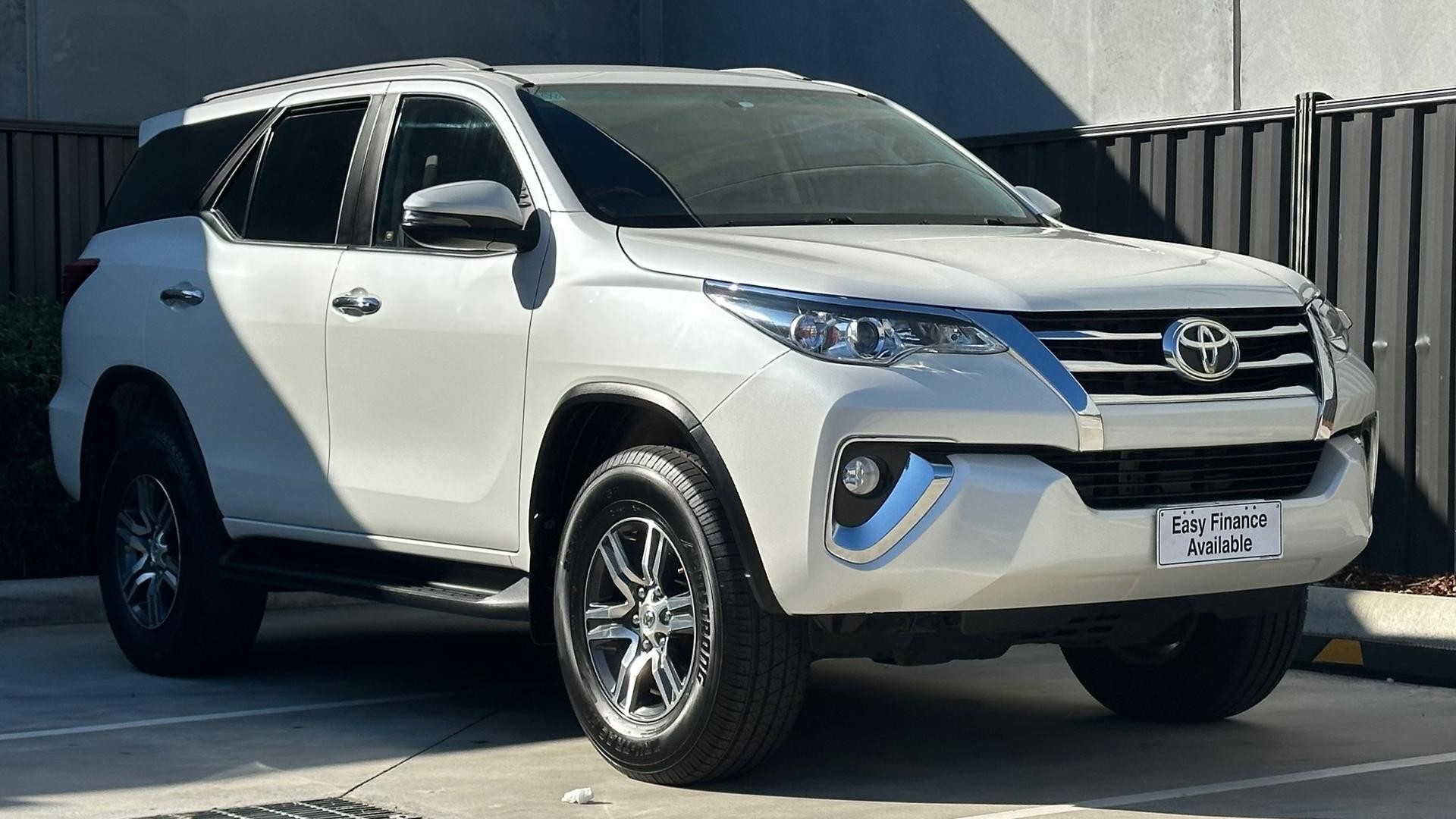 Toyota Fortuner image 2