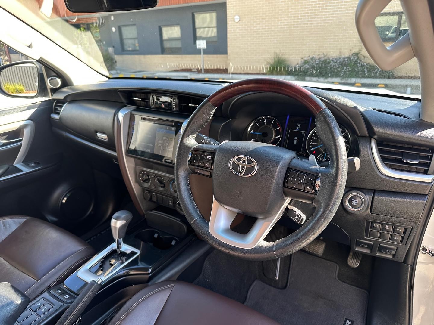 Toyota Fortuner image 3