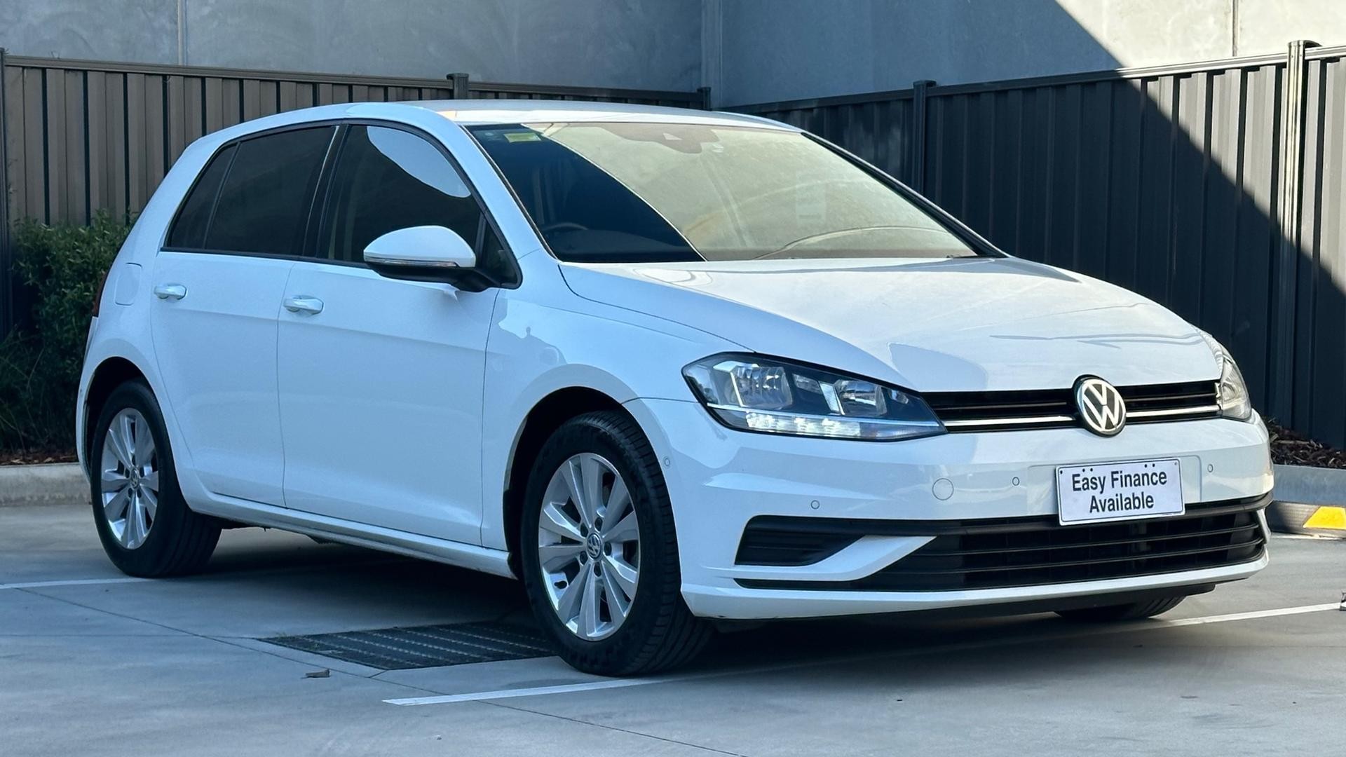 Volkswagen Golf image 2