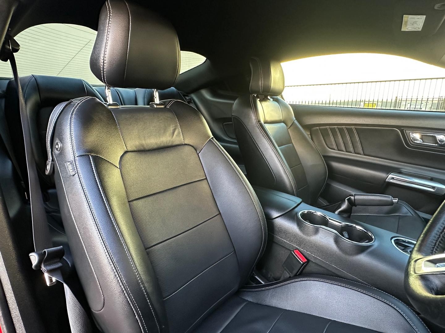 Ford Mustang image 4
