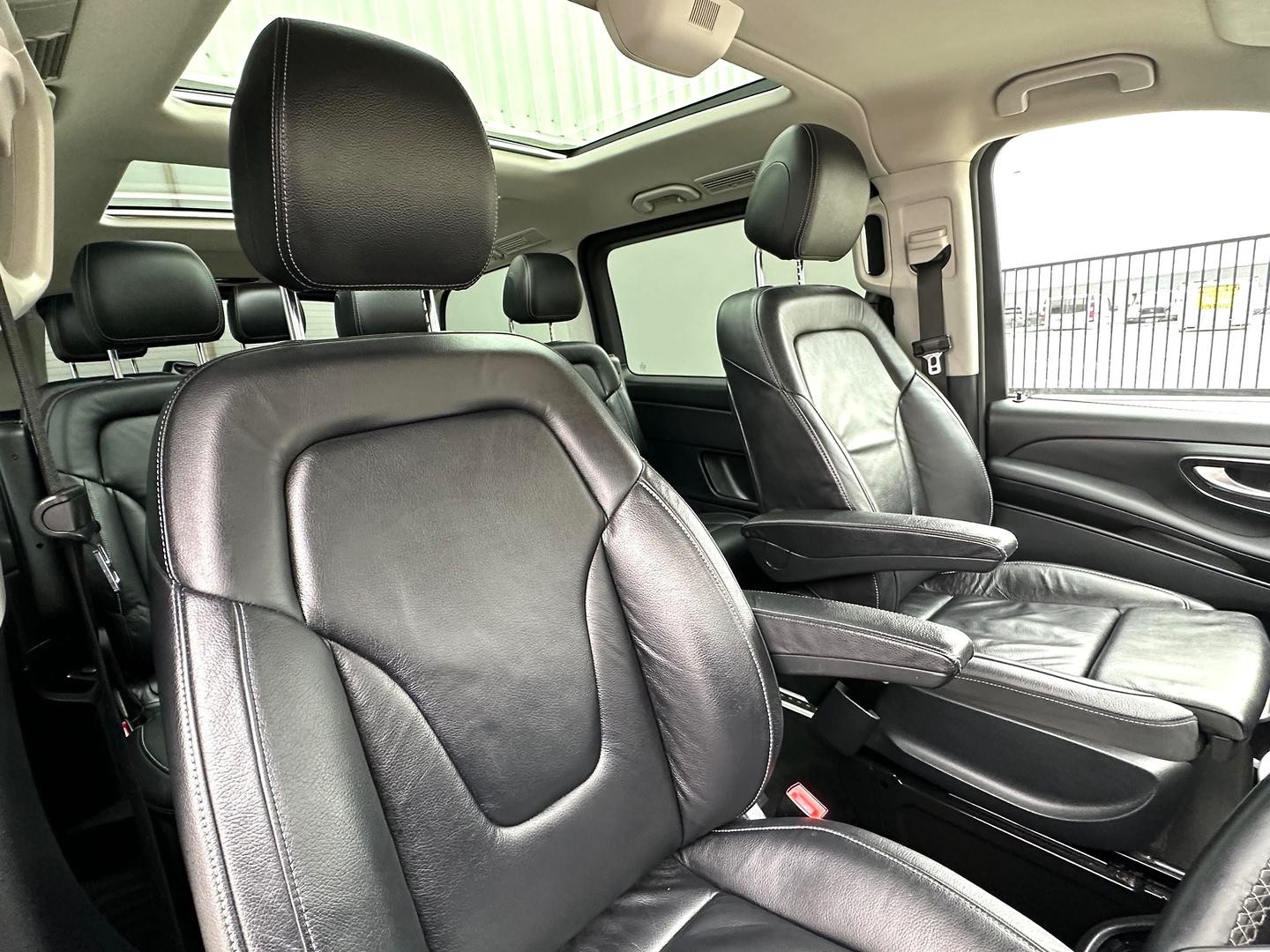 Mercedes Benz V-class image 4