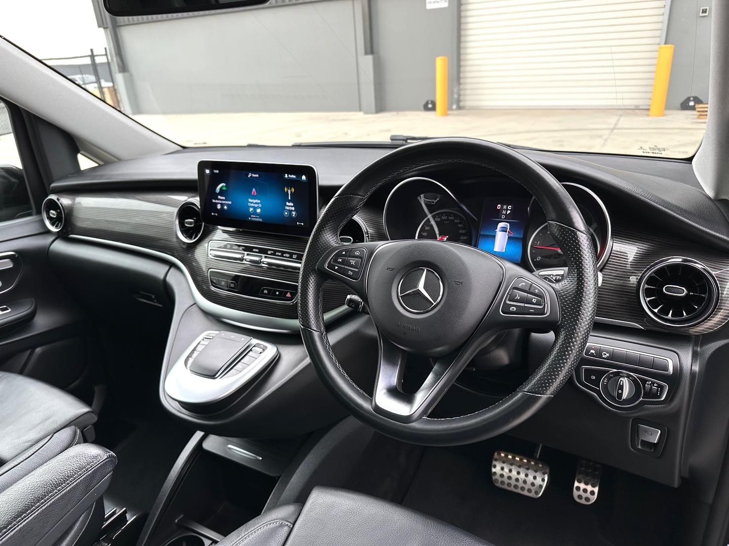 Mercedes Benz V-class image 3