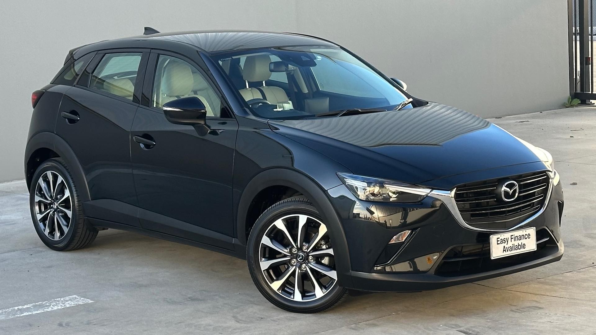 Mazda Cx-3 image 1