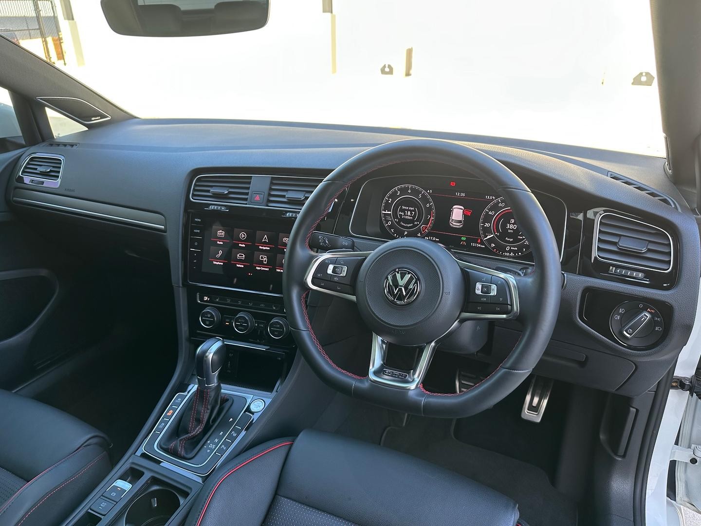 Volkswagen Golf image 4