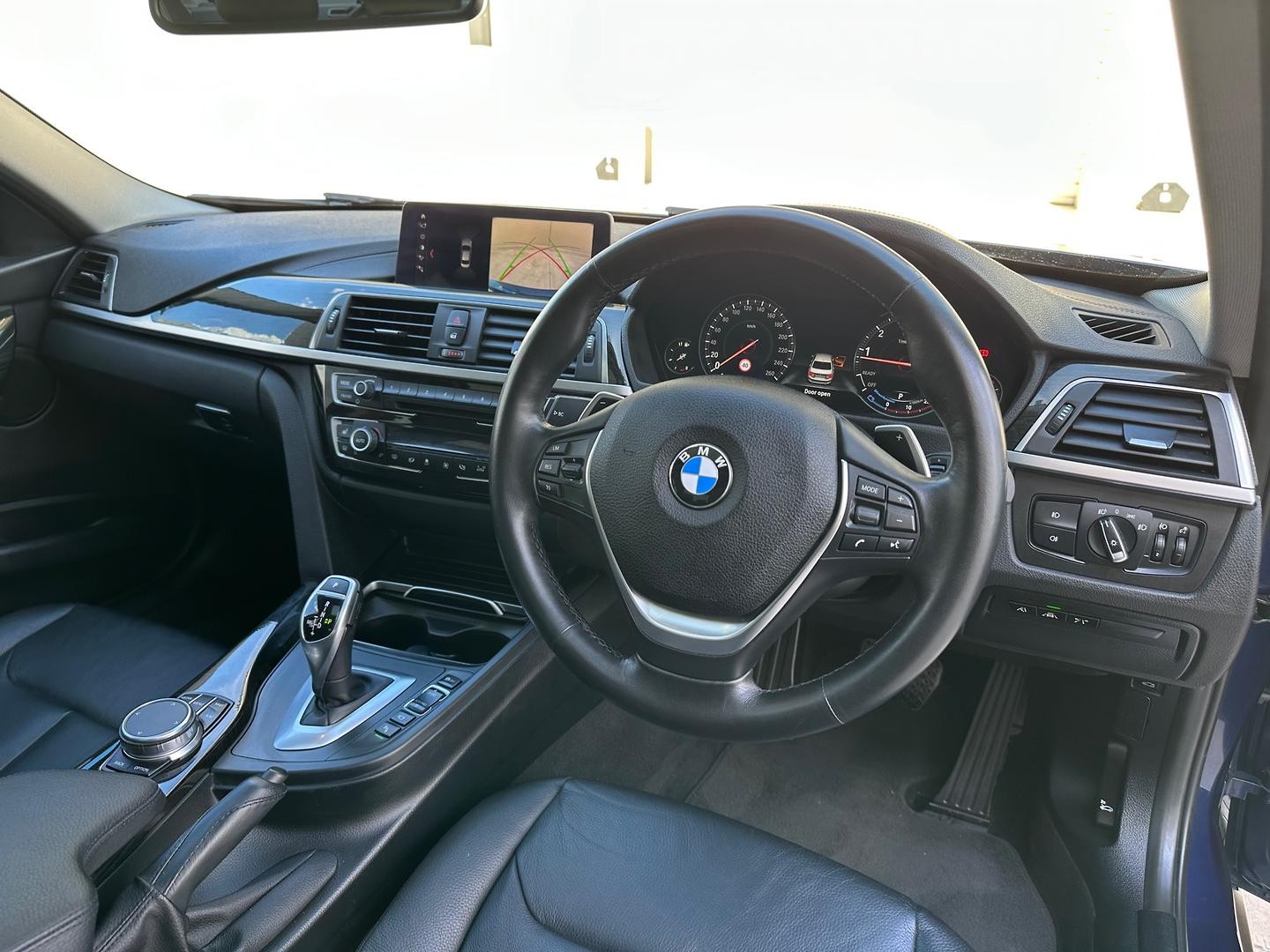 BMW 3 Series image 4