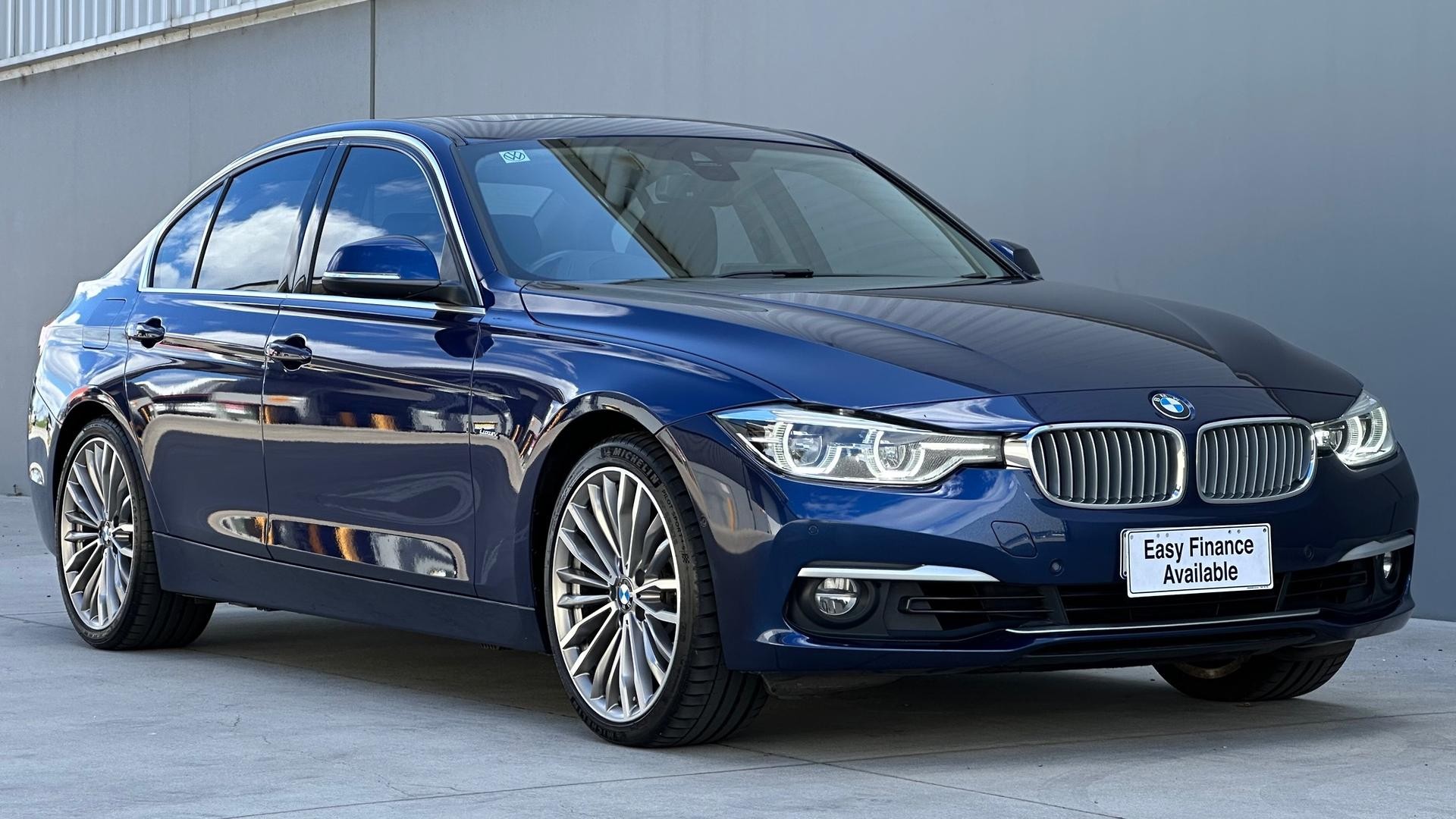 BMW 3 Series image 3