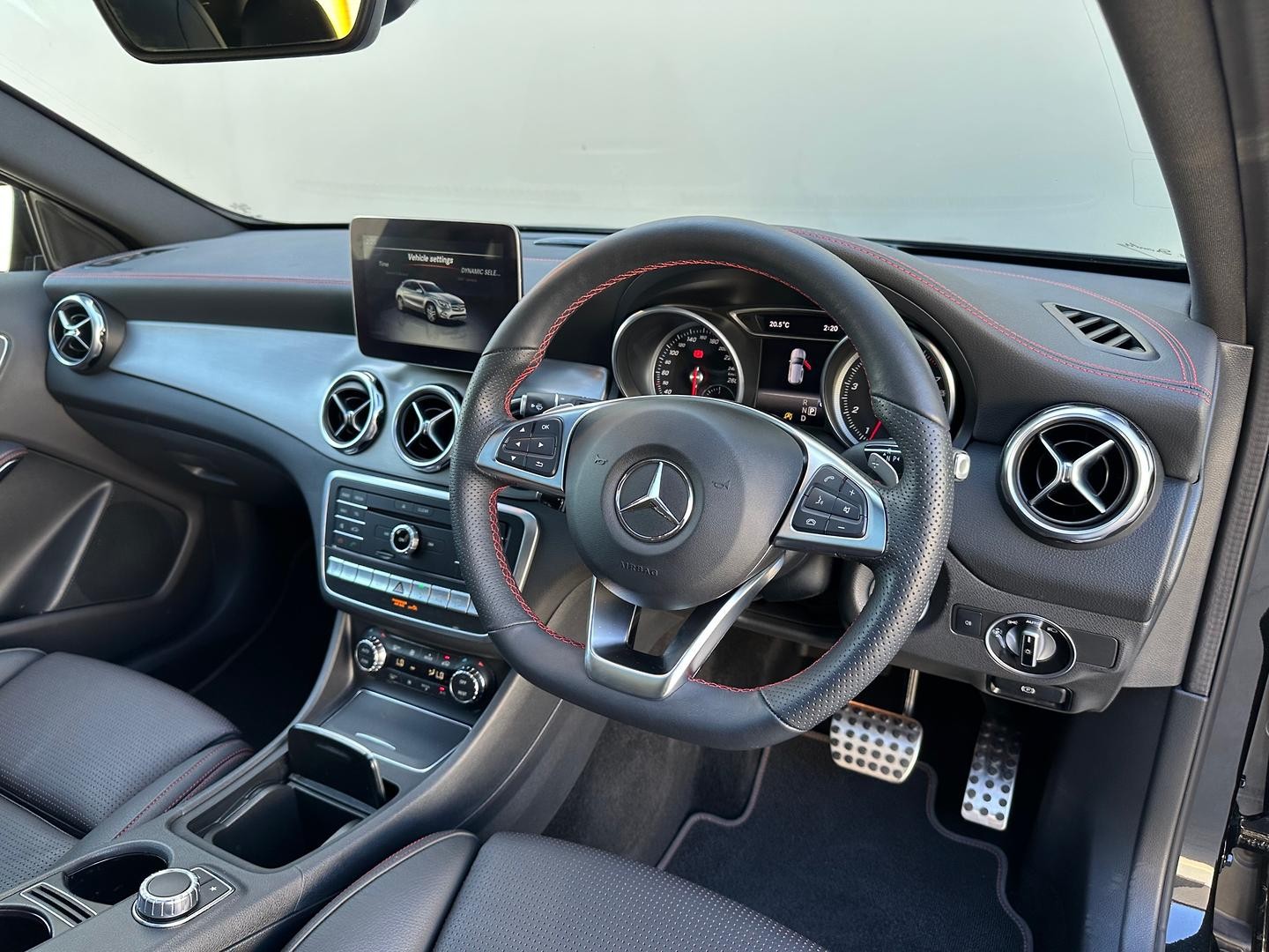 Mercedes Benz Gla-class image 4