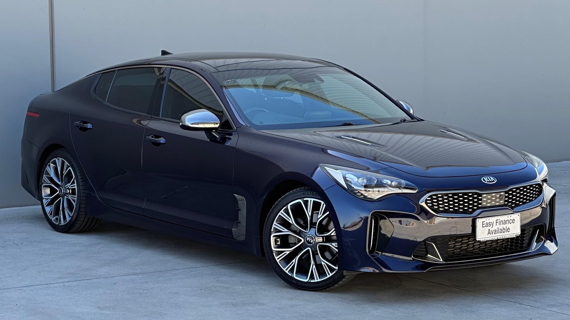 Kia Stinger image 1