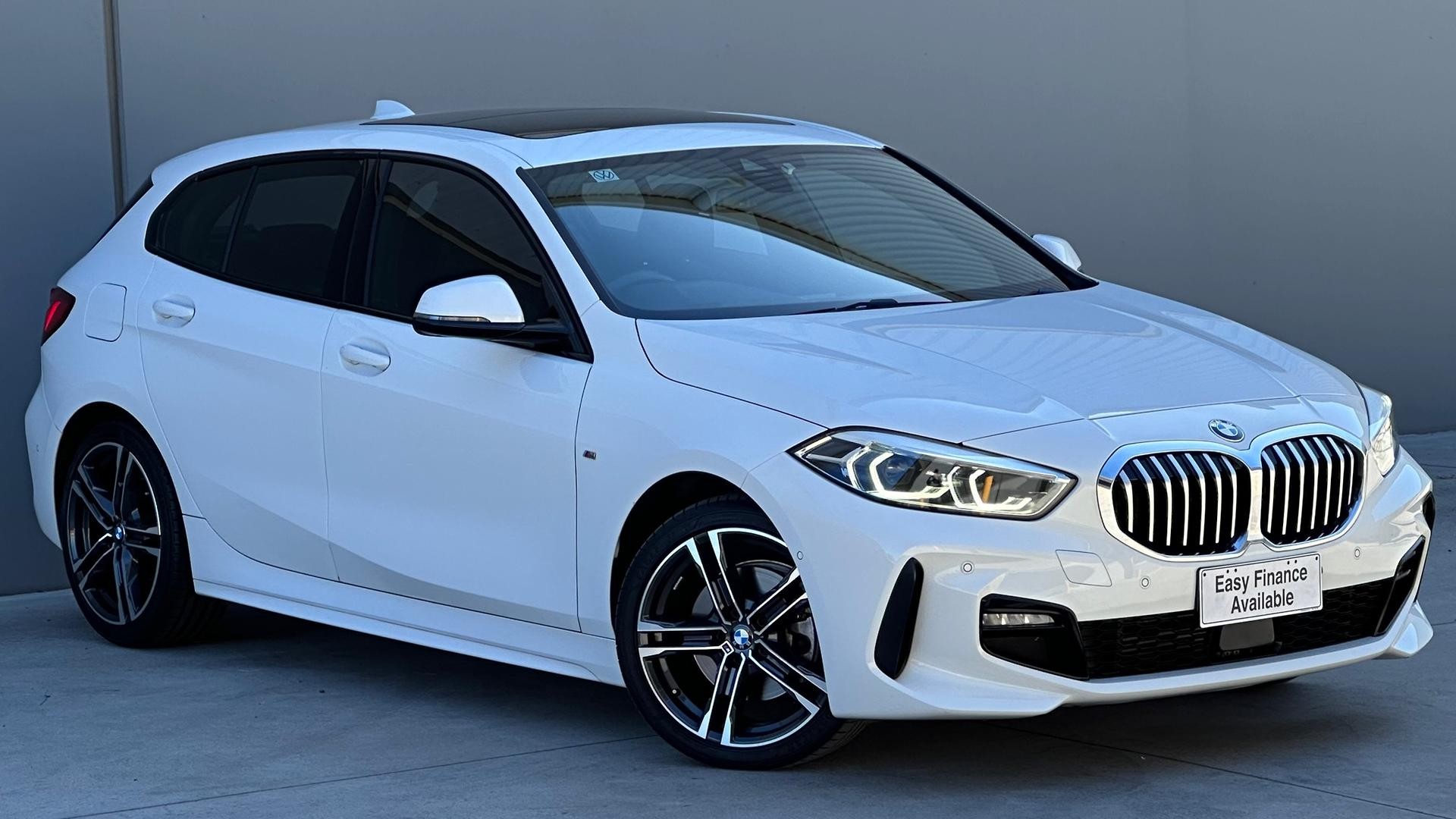 BMW 1 Series image 1
