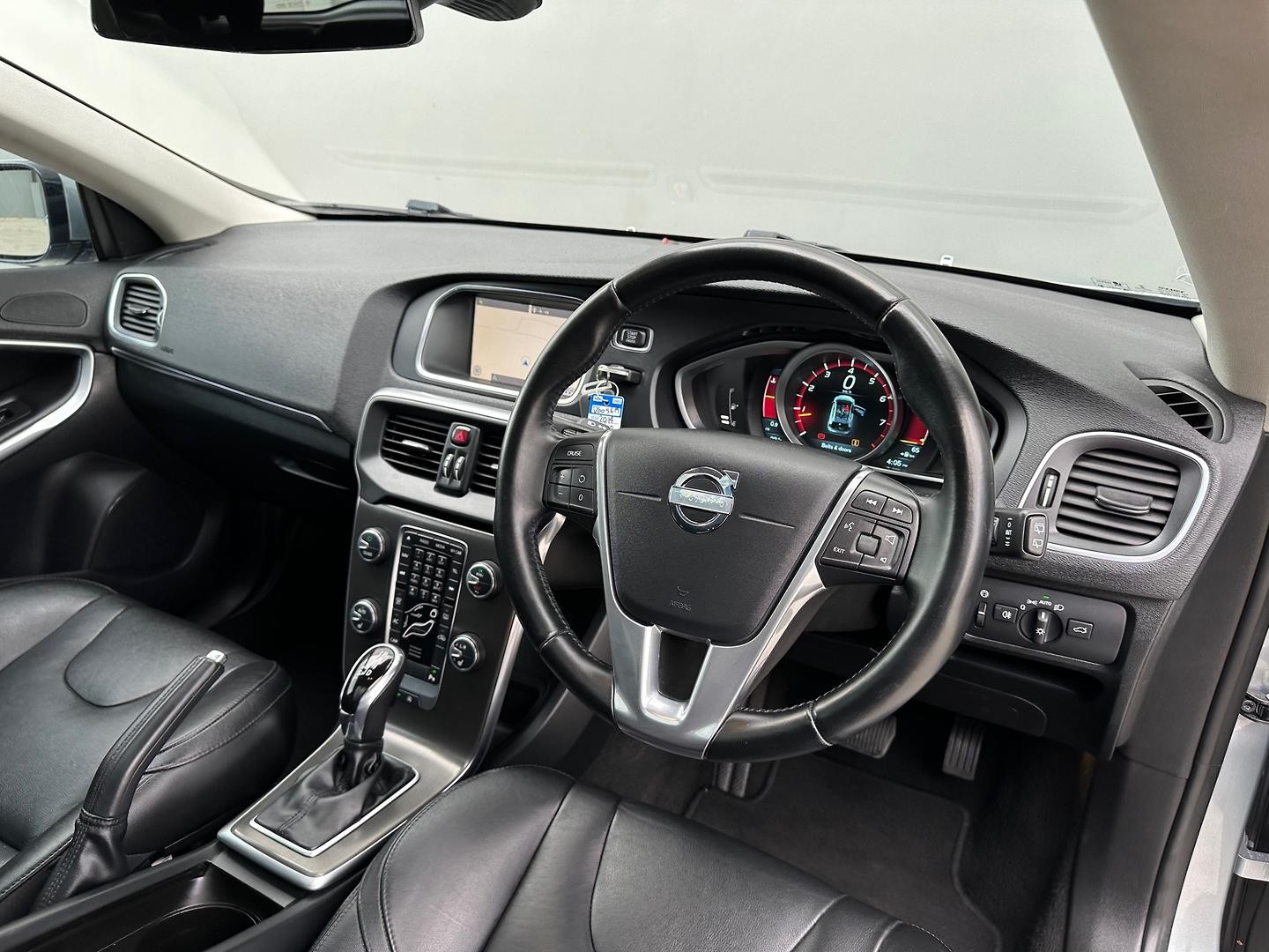Volvo V40 image 4