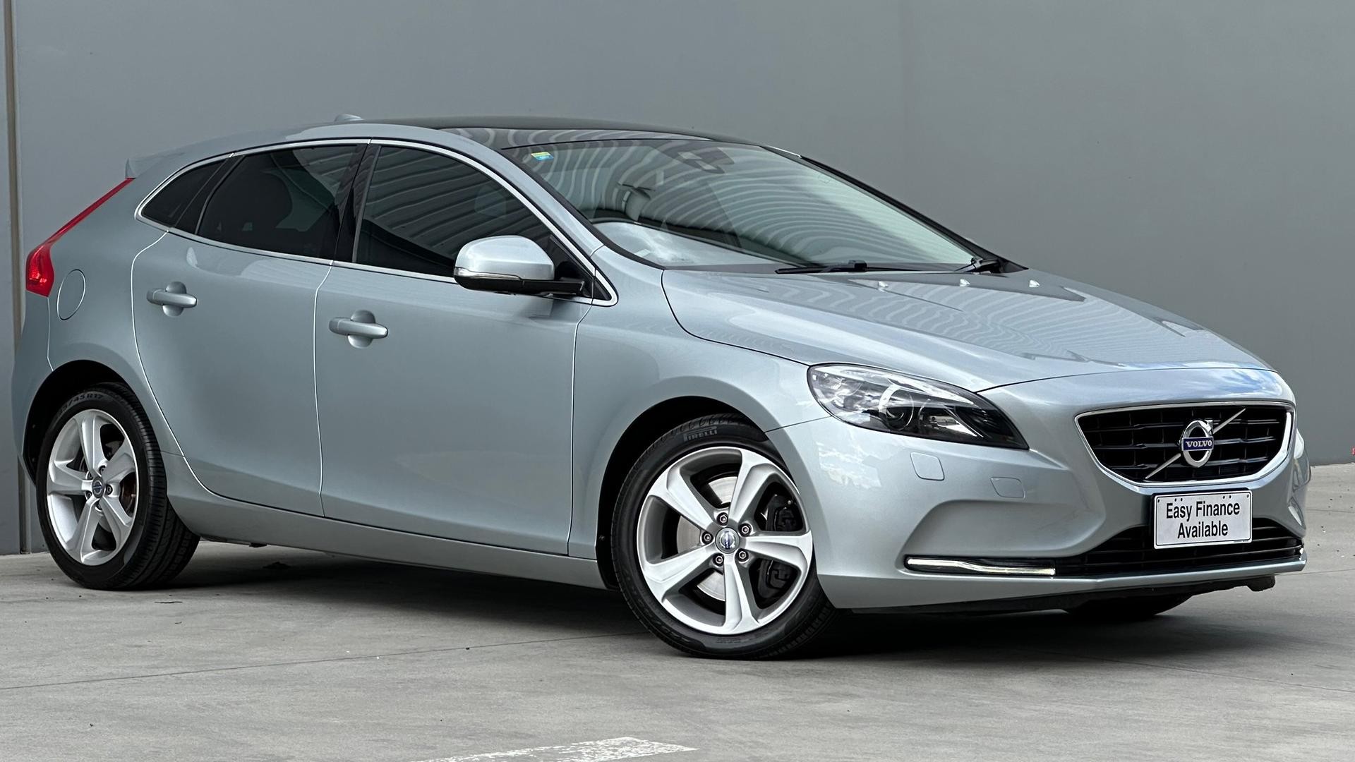 Volvo V40 image 3