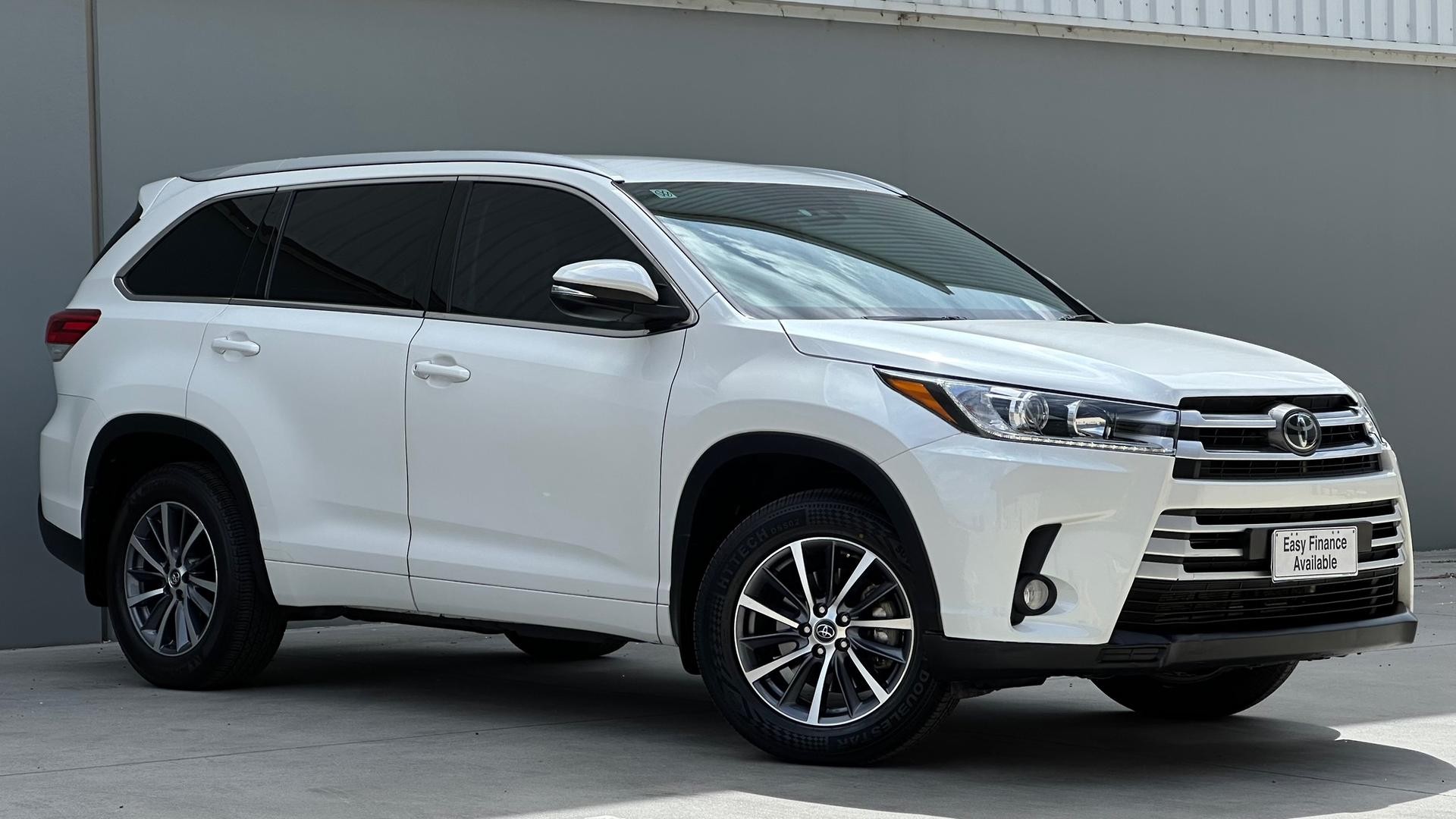 Toyota Kluger image 3