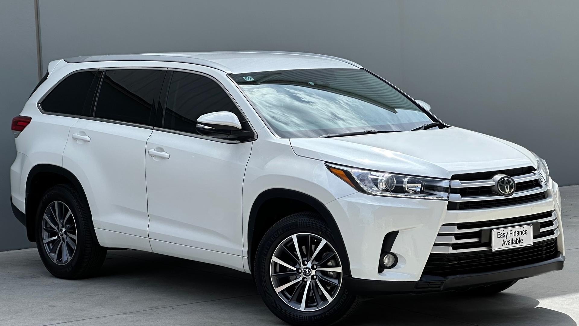 Toyota Kluger image 1