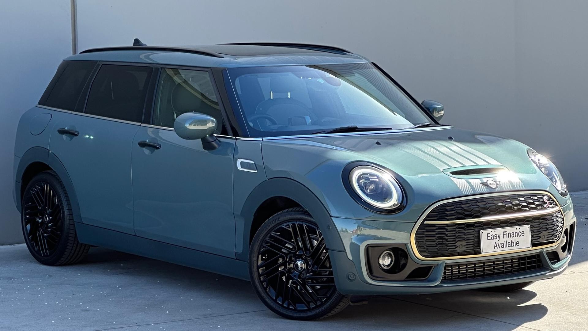 Mini Clubman image 1