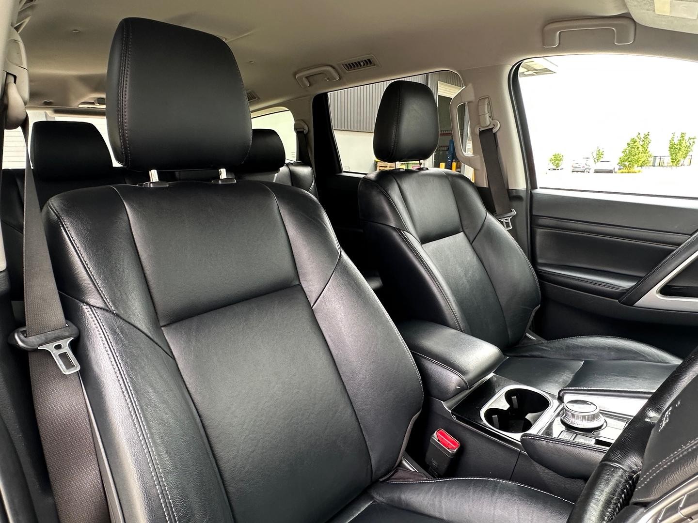 Mitsubishi Pajero Sport image 4