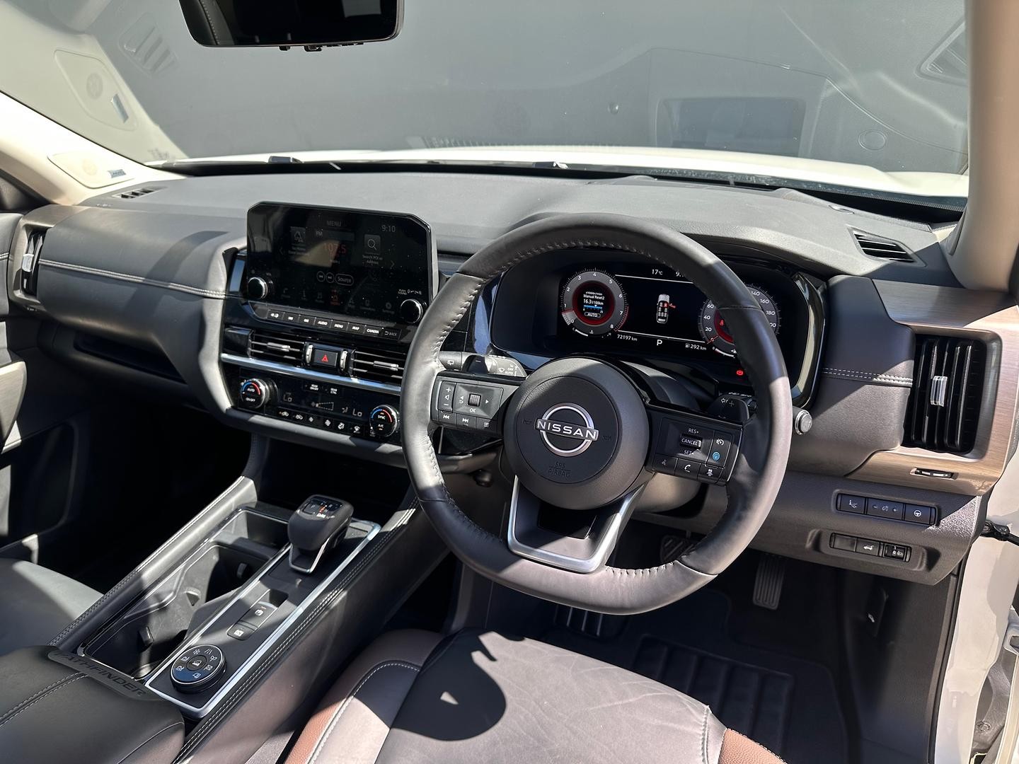 Nissan Pathfinder image 4
