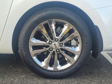 https://dvg-vehicle-assets.s3.amazonaws.com/W012037/5at8eurqxef334y415jm0ykth.jpg