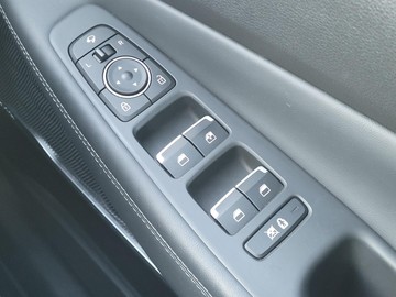 https://dvg-vehicle-assets.s3.amazonaws.com/W012209/buaniqs9pjpx0b50i3h3gsokp.jpg