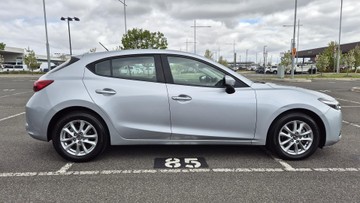 https://dvg-vehicle-assets.s3.amazonaws.com/W012309/a8pxg1xroaklusk9sfur4rsvx.jpg