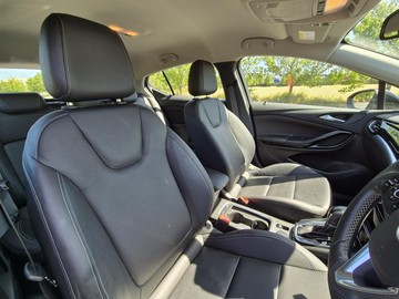 https://dvg-vehicle-assets.s3.amazonaws.com/W012310/2cqi4e8cl7b6dcz5s5rk9nofq.jpg