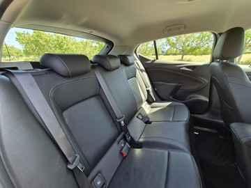 https://dvg-vehicle-assets.s3.amazonaws.com/W012310/a876nel1akeh4bd4nshq3q4lt.jpg