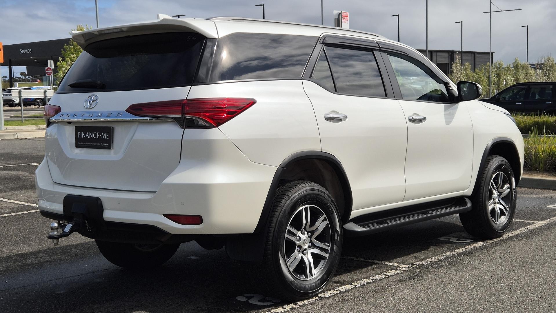 Toyota Fortuner image 4