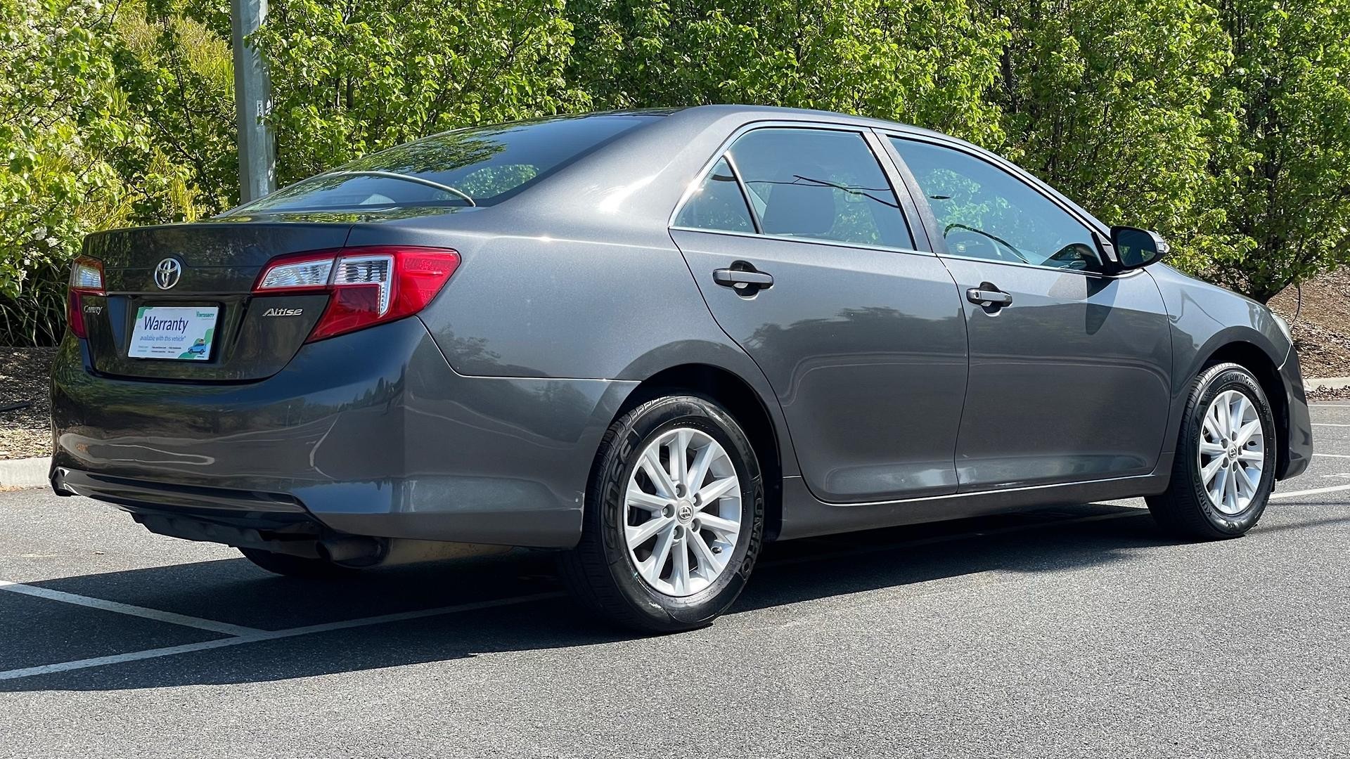 Toyota Camry image 4