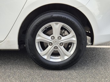 https://dvg-vehicle-assets.s3.amazonaws.com/W012358/5pm6xjt0ppdwdk8hbpzrnve8d.jpg