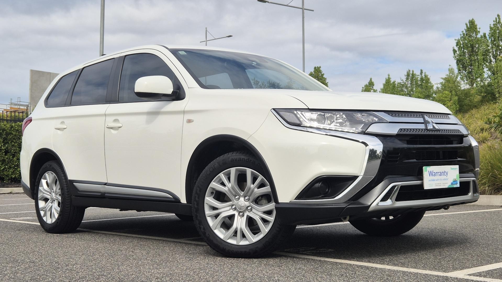 Mitsubishi Outlander image 1