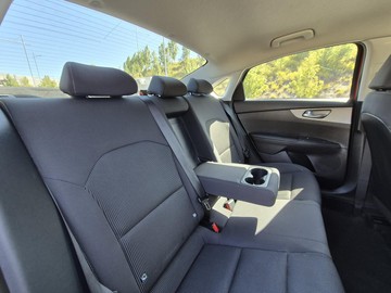 https://dvg-vehicle-assets.s3.amazonaws.com/W012388/cfy33qmpl7xe373oyfz5dq837.jpg