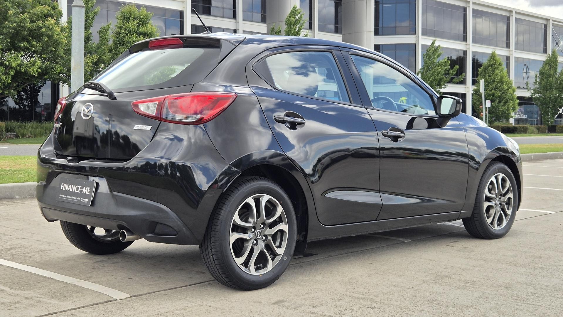 Mazda 2 image 4