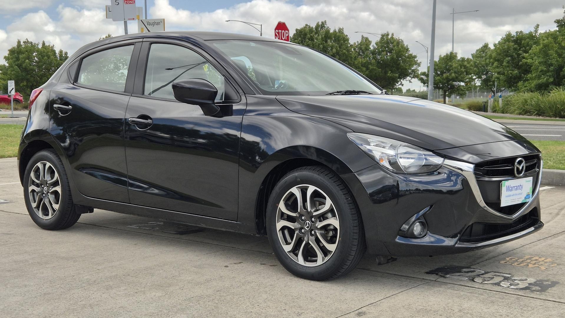 Mazda 2 image 2