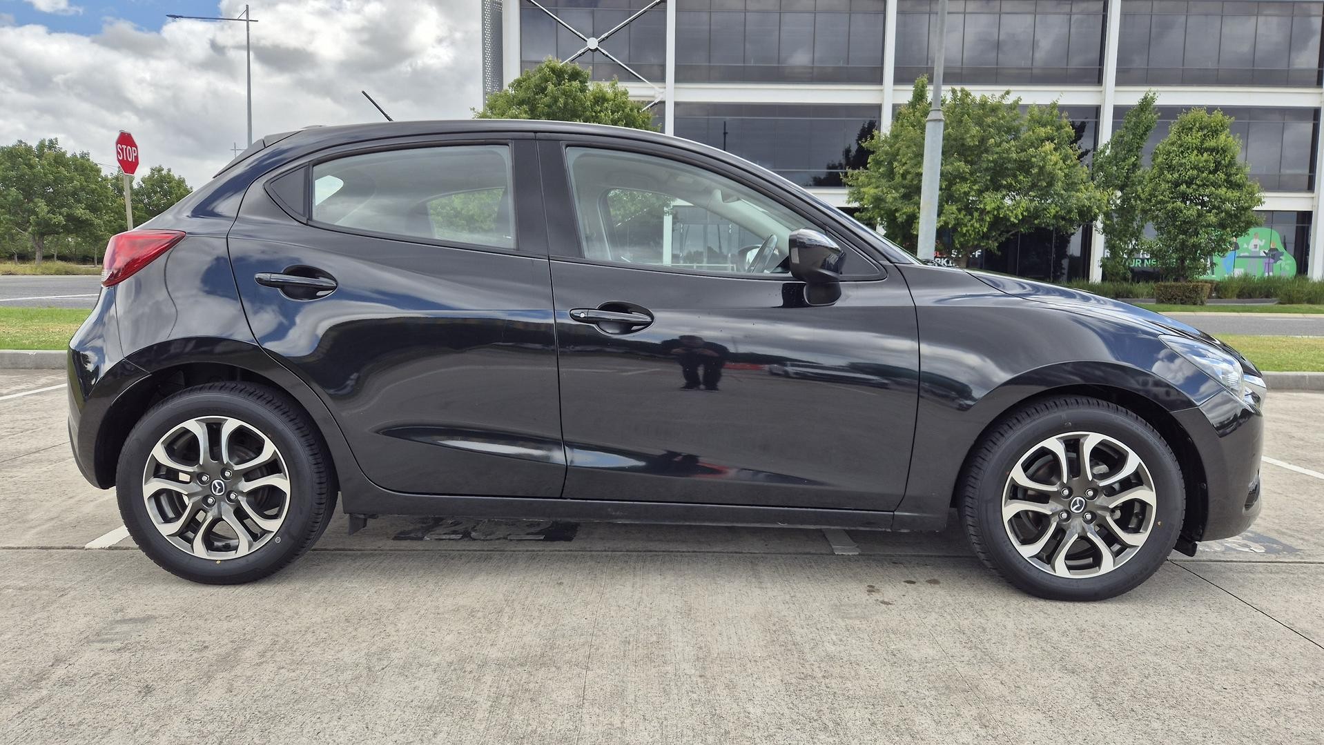 Mazda 2 image 3