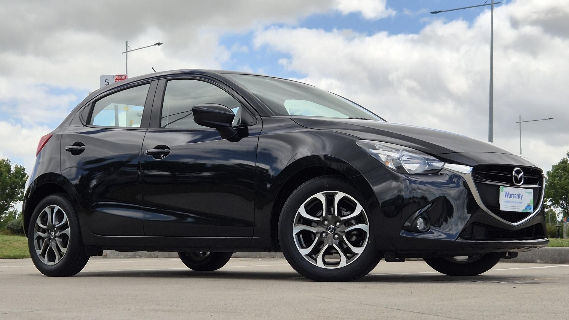 Mazda 2 image 1