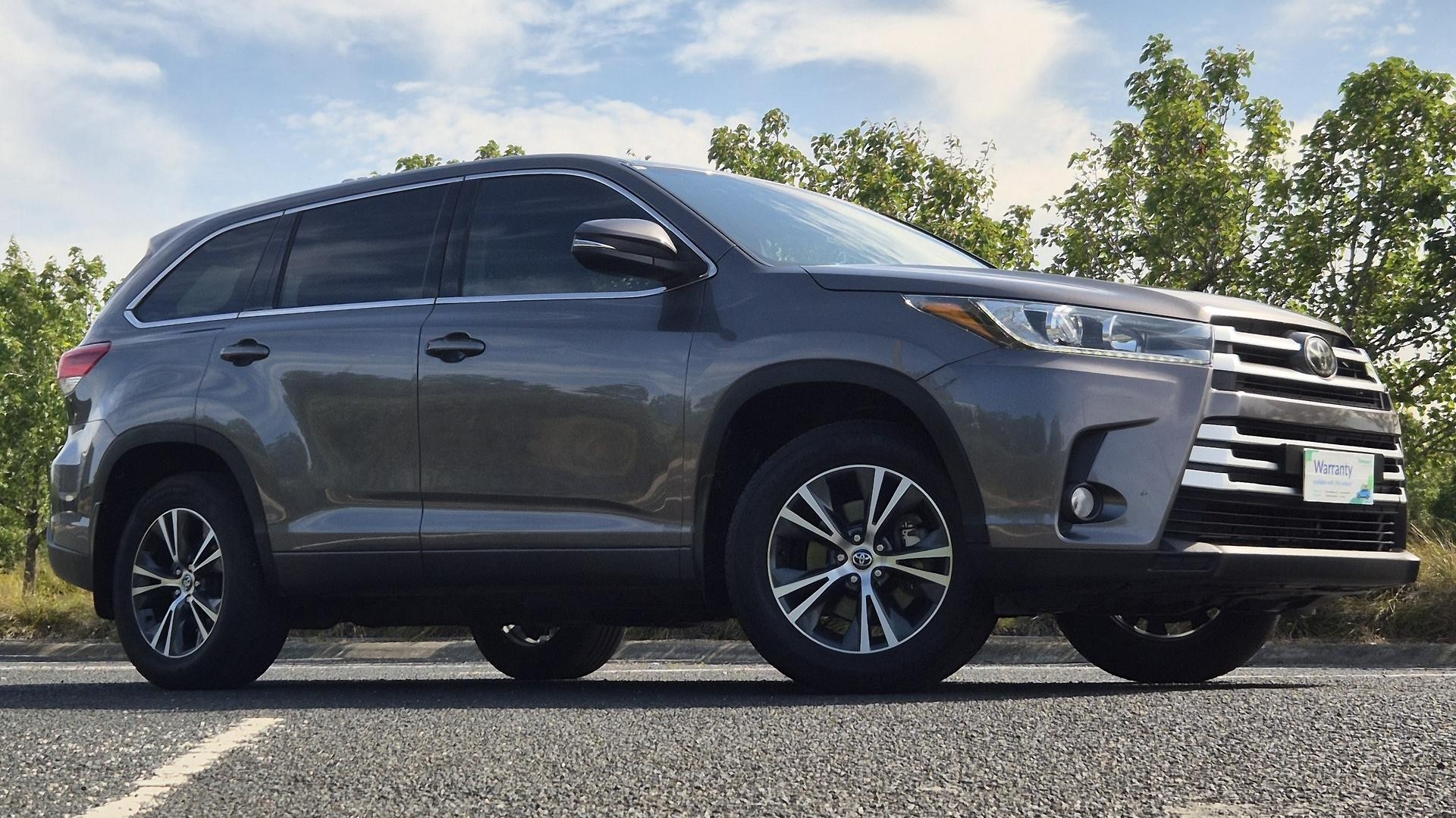 Toyota Kluger image 1