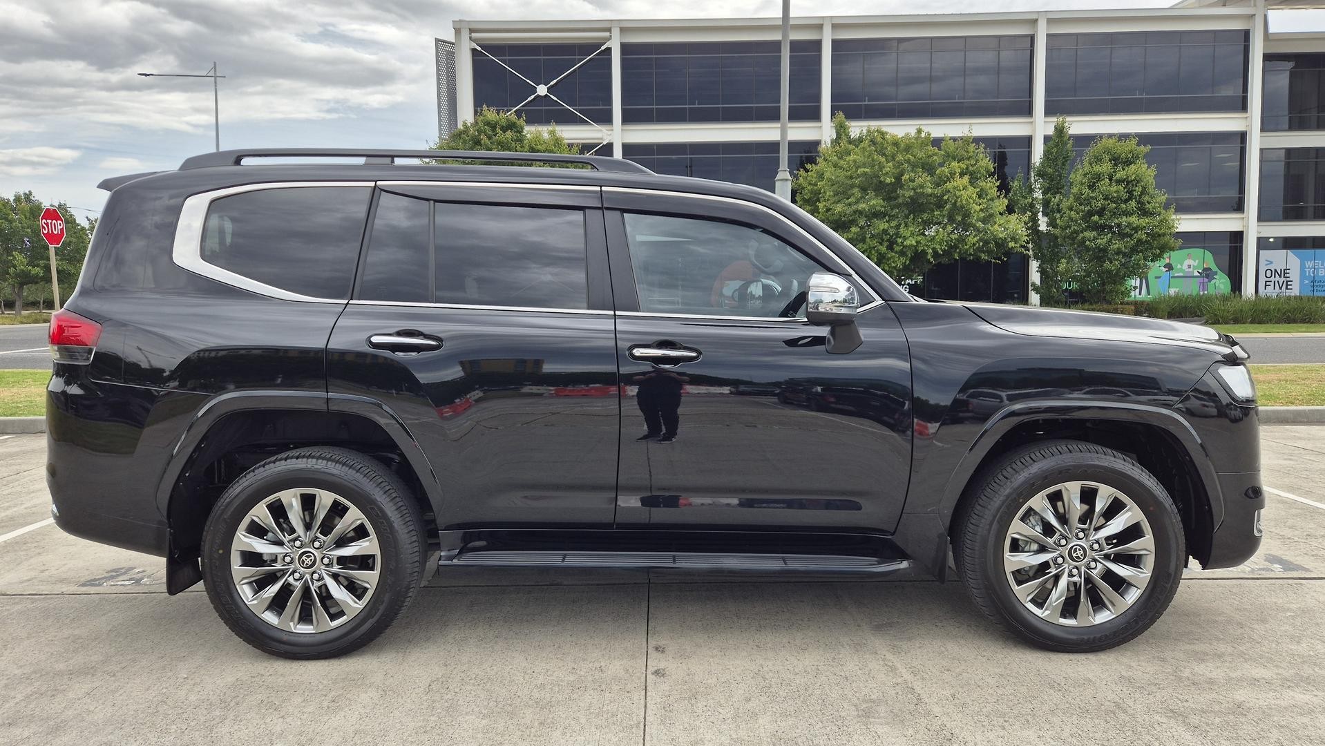 Toyota Landcruiser image 3