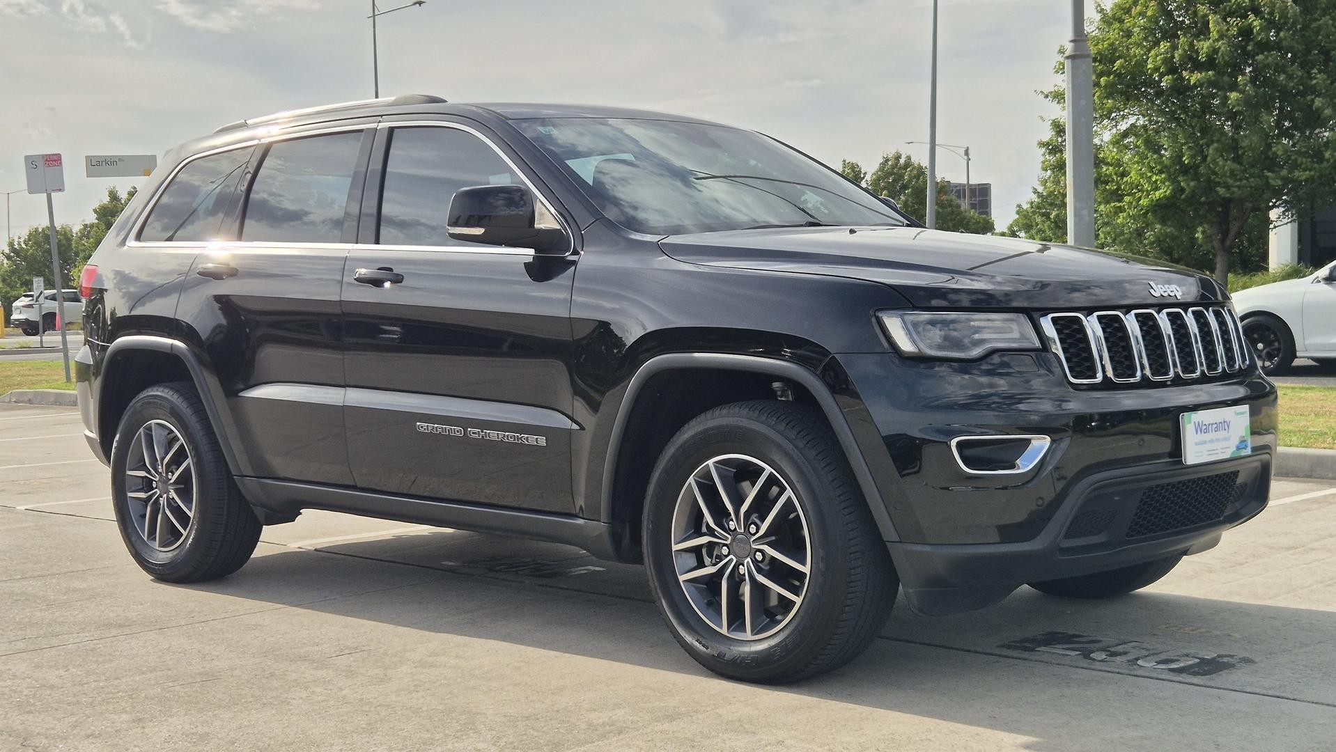 Jeep Grand Cherokee image 2