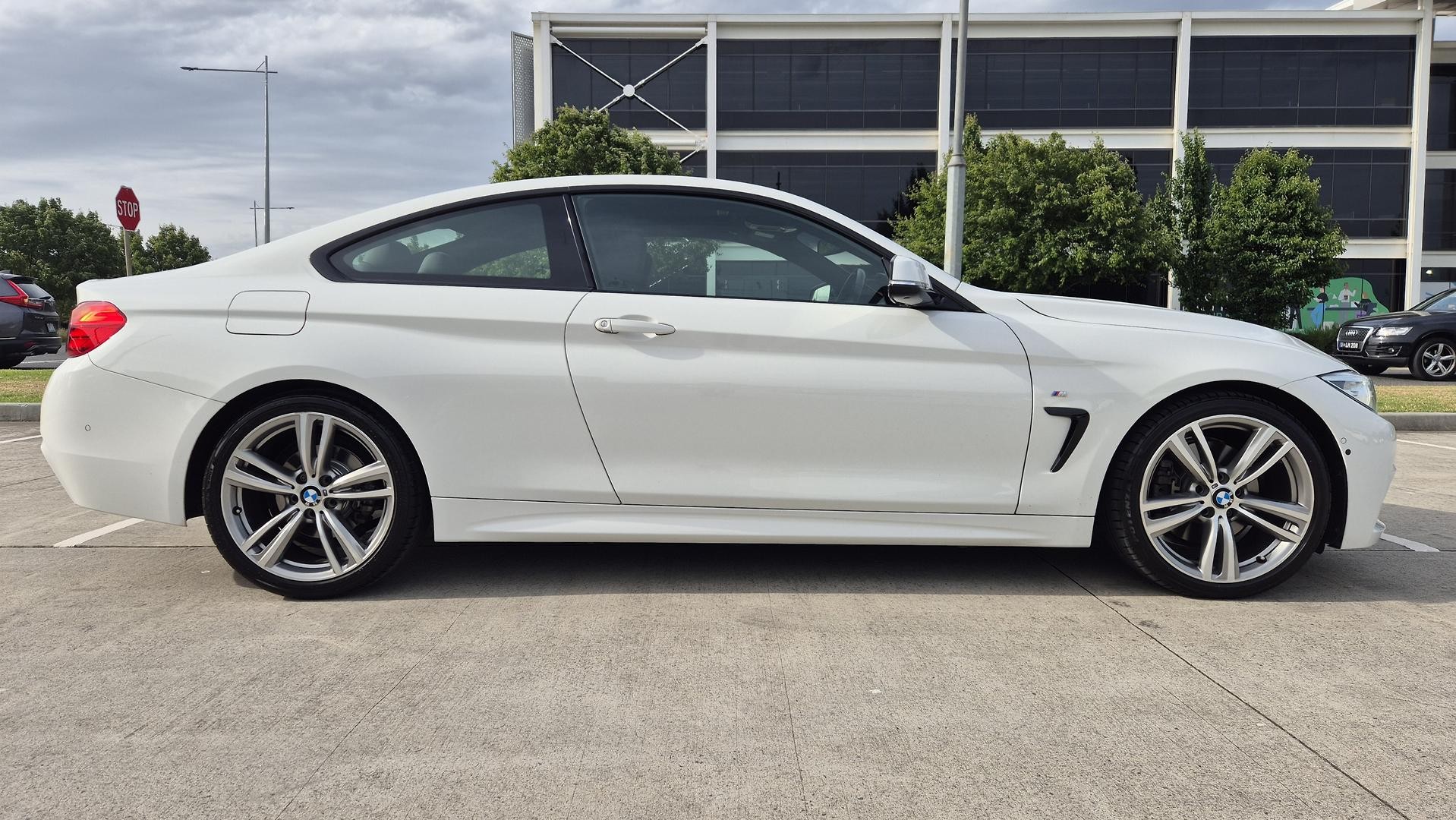 BMW 4 Series image 3