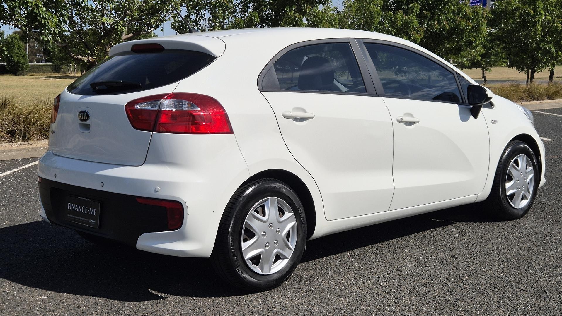 Kia Rio image 4