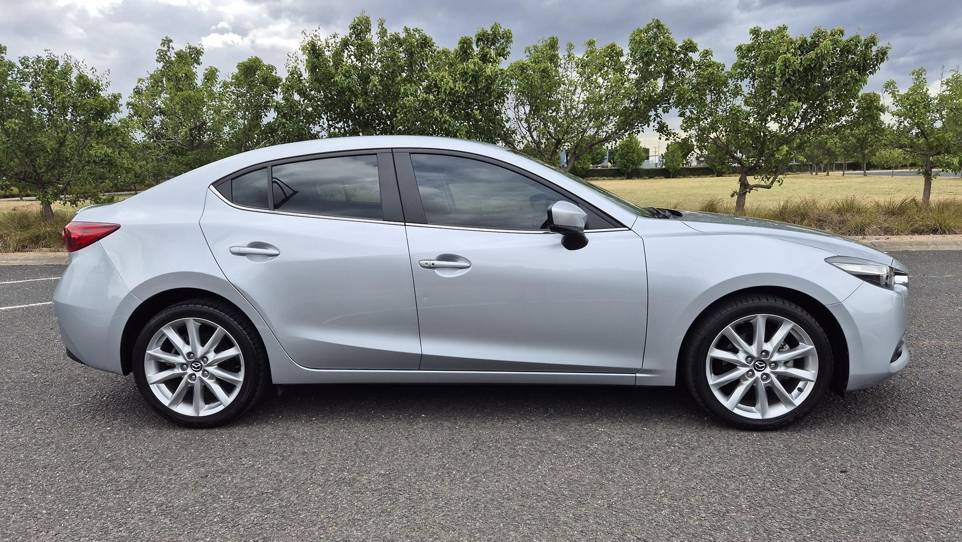 Mazda 3 image 3