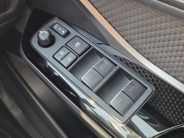 https://dvg-vehicle-assets.s3.amazonaws.com/W012574/6svykh4zuhyoiwnsb1g1ms3t1.jpg