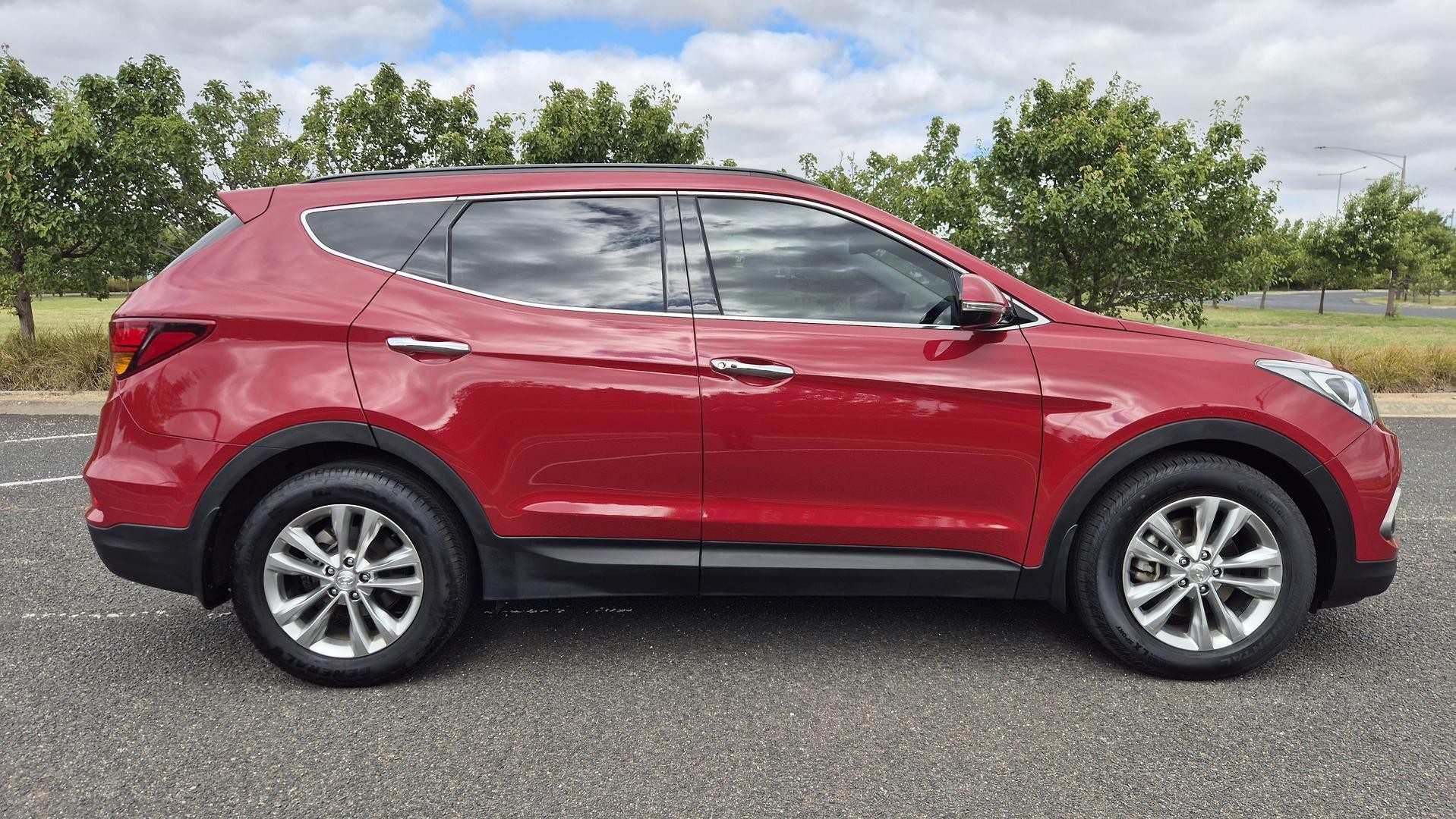 Hyundai Santa Fe image 3