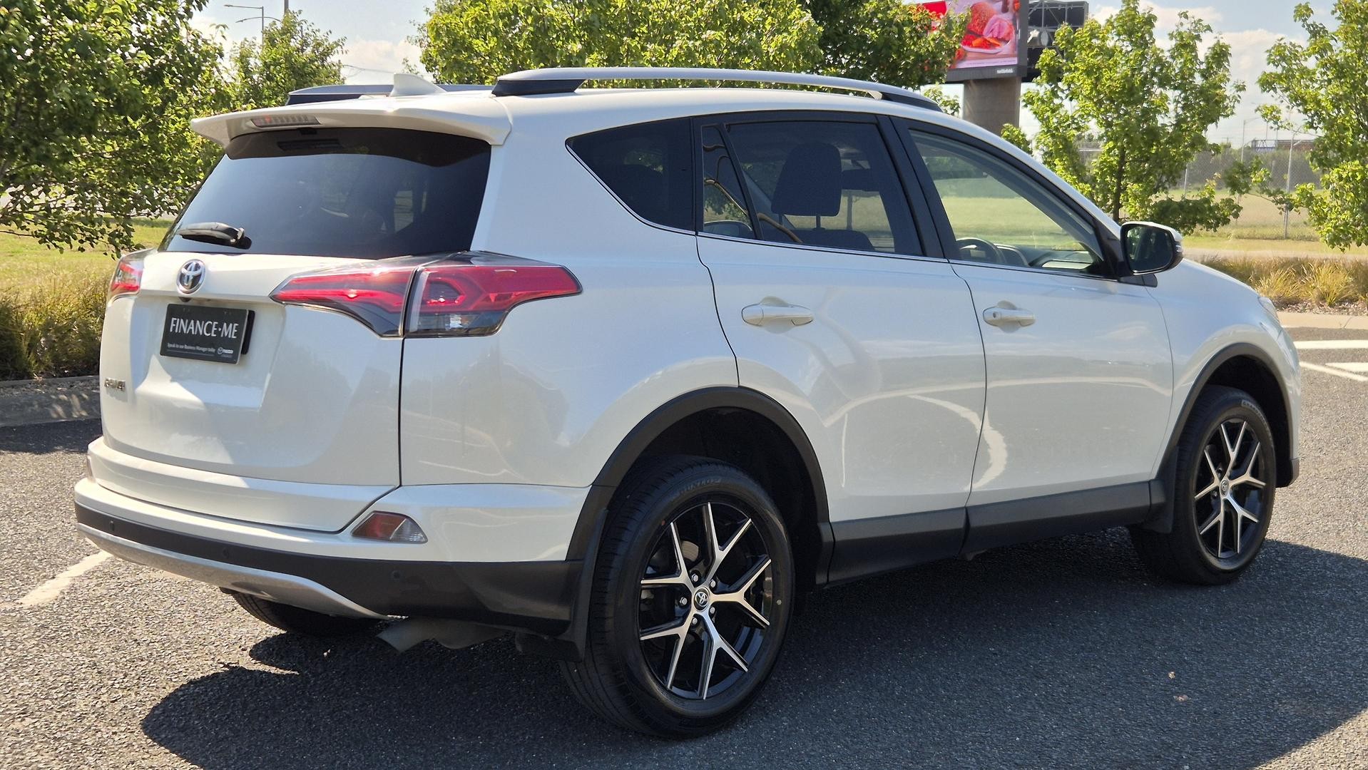 Toyota Rav4 image 4